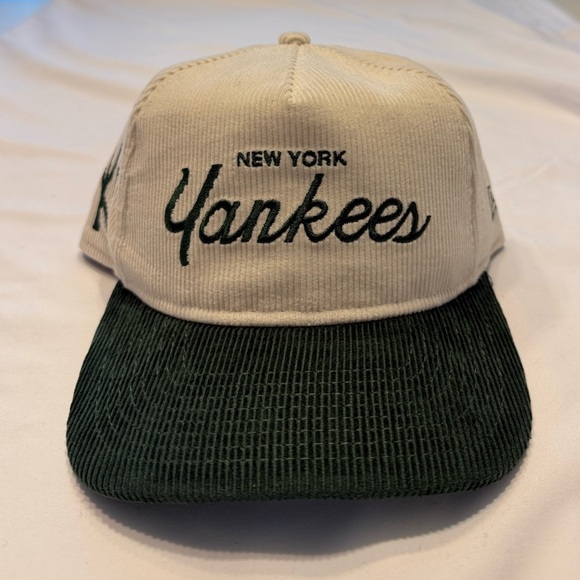 New Era NEW YORK YANKEES 'CURRENCY CORDUROY' GOLFER PRE-CURVED SNAPBACK